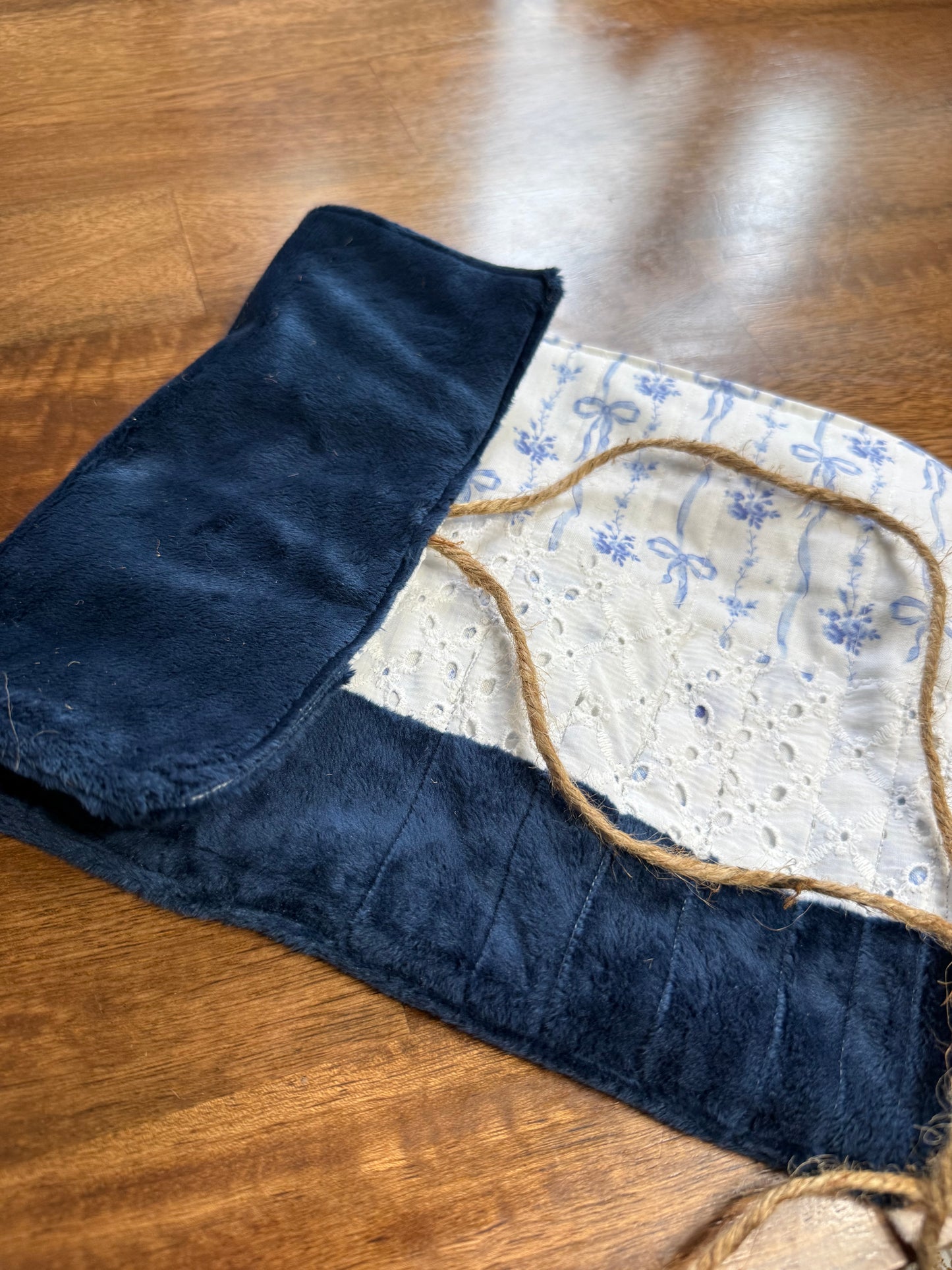 Vintage Lace Makeup Bag | Coquette Bow Rollup Bag